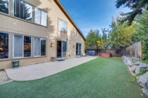 7 Mi to Dtwn Reno Gem with Hot Tub, Pets Welcome